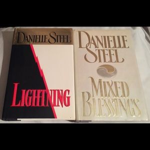Danielle Steel 📖 Hardcover Books (2)